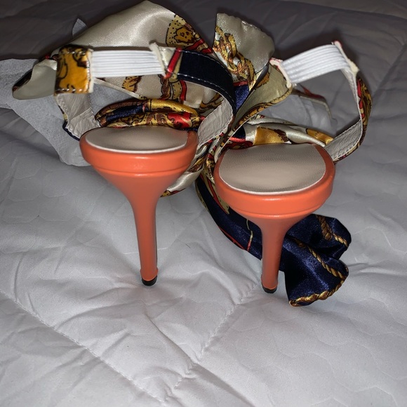 High heel shoes - Picture 4 of 5